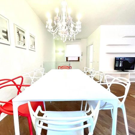 Domus Verona - Ampia Moderna Casa Su 2 Piani Nel Cuore Di Verona Luaran gambar