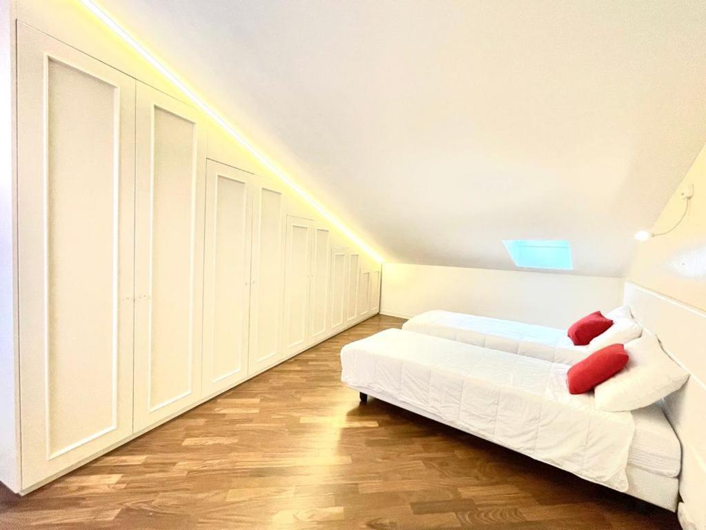 Domus Verona - Ampia Moderna Casa Su 2 Piani Nel Cuore Di Verona Luaran gambar