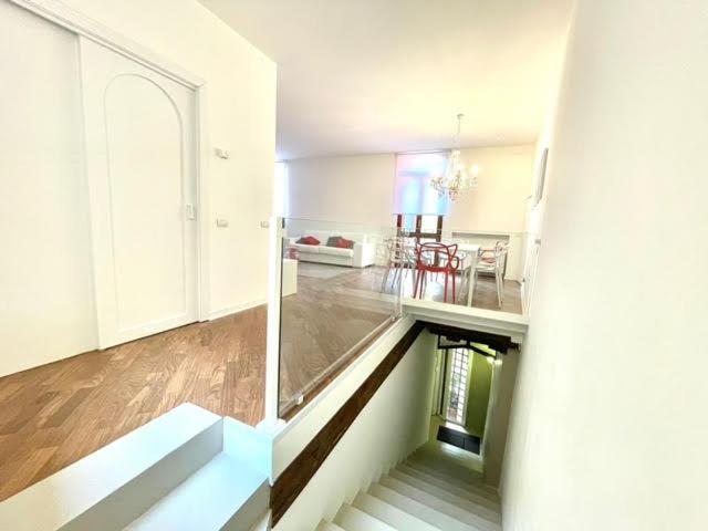 Domus Verona - Ampia Moderna Casa Su 2 Piani Nel Cuore Di Verona Luaran gambar