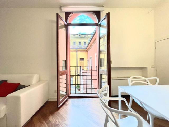 Domus Verona - Ampia Moderna Casa Su 2 Piani Nel Cuore Di Verona Luaran gambar